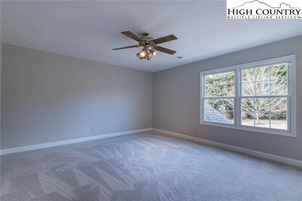 Image number 2 for the current listing