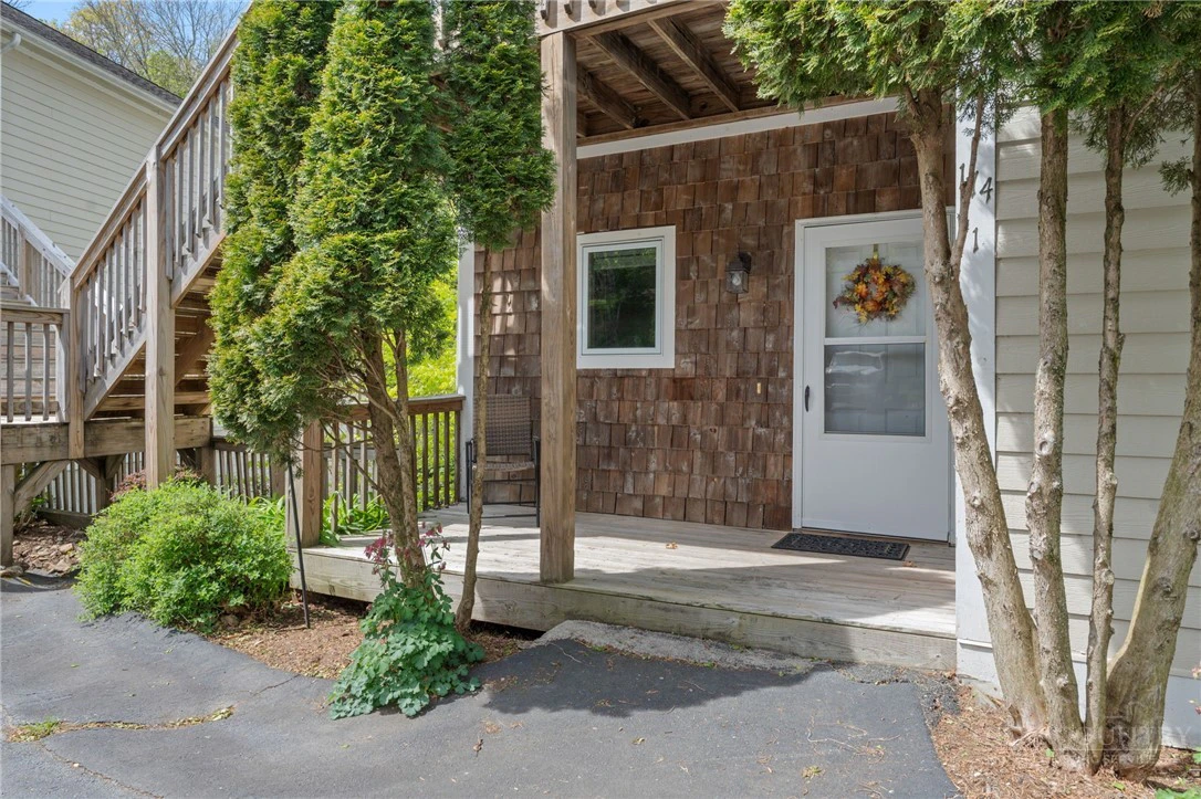 Image number 2 for the current listing