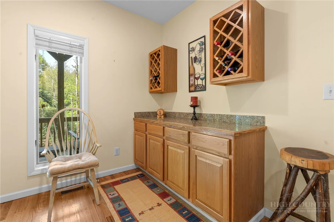 Image number 12 for the current listing
