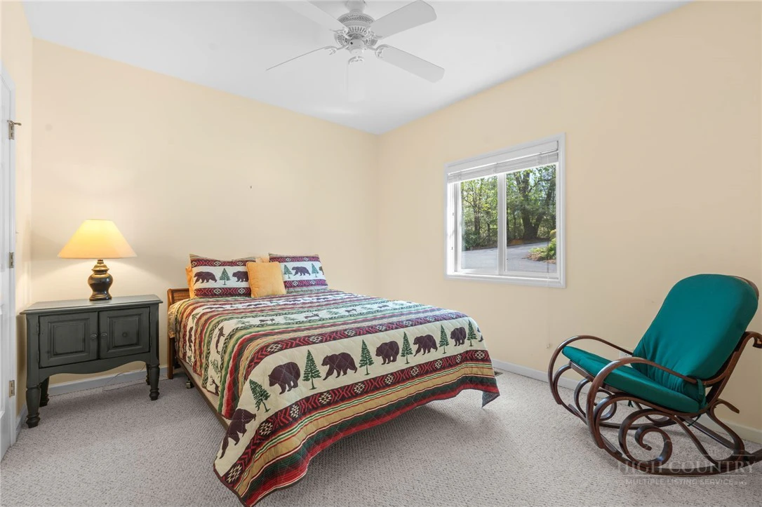 Image number 18 for the current listing