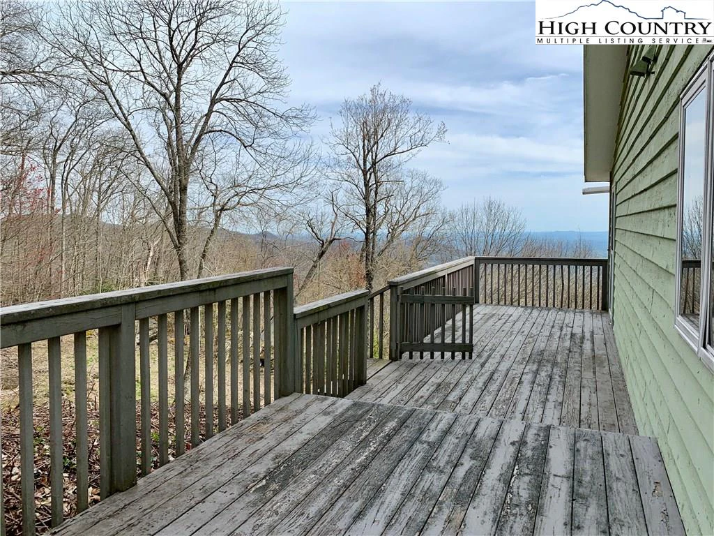 Image number 21 for the current listing