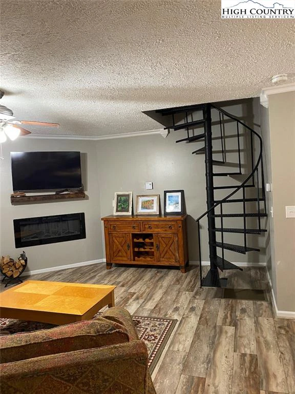 Image number 5 for the current listing