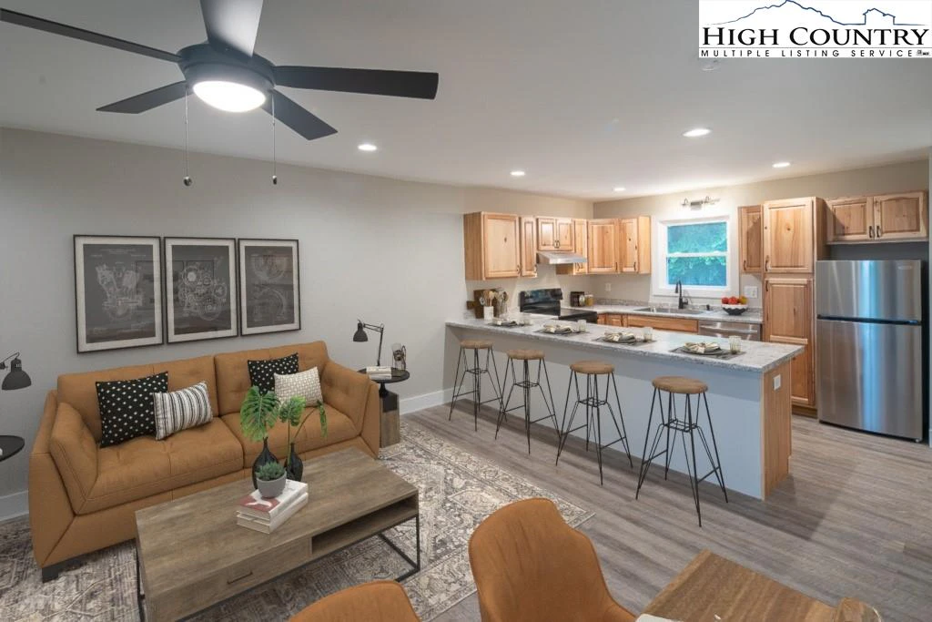 Image number 1 for the current listing