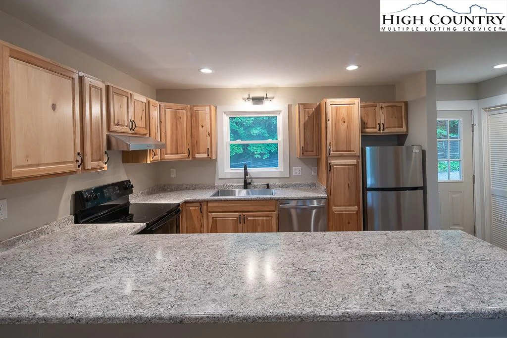Image number 5 for the current listing