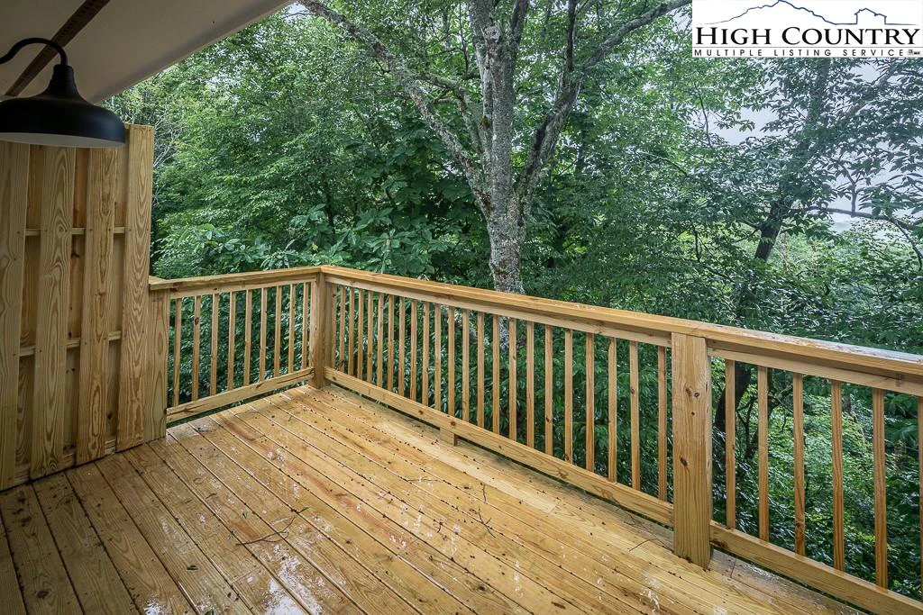 Image number 11 for the current listing