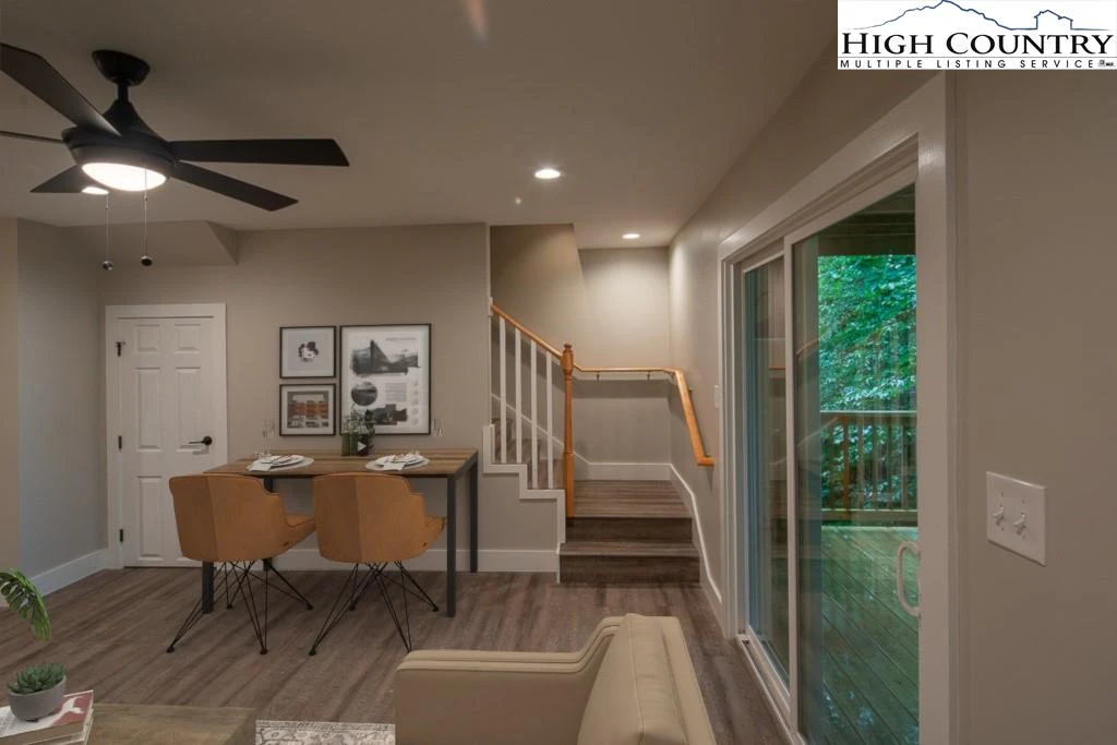 Image number 35 for the current listing