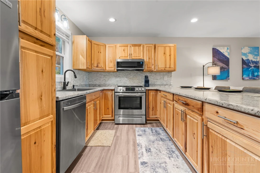 Image number 7 for the current listing