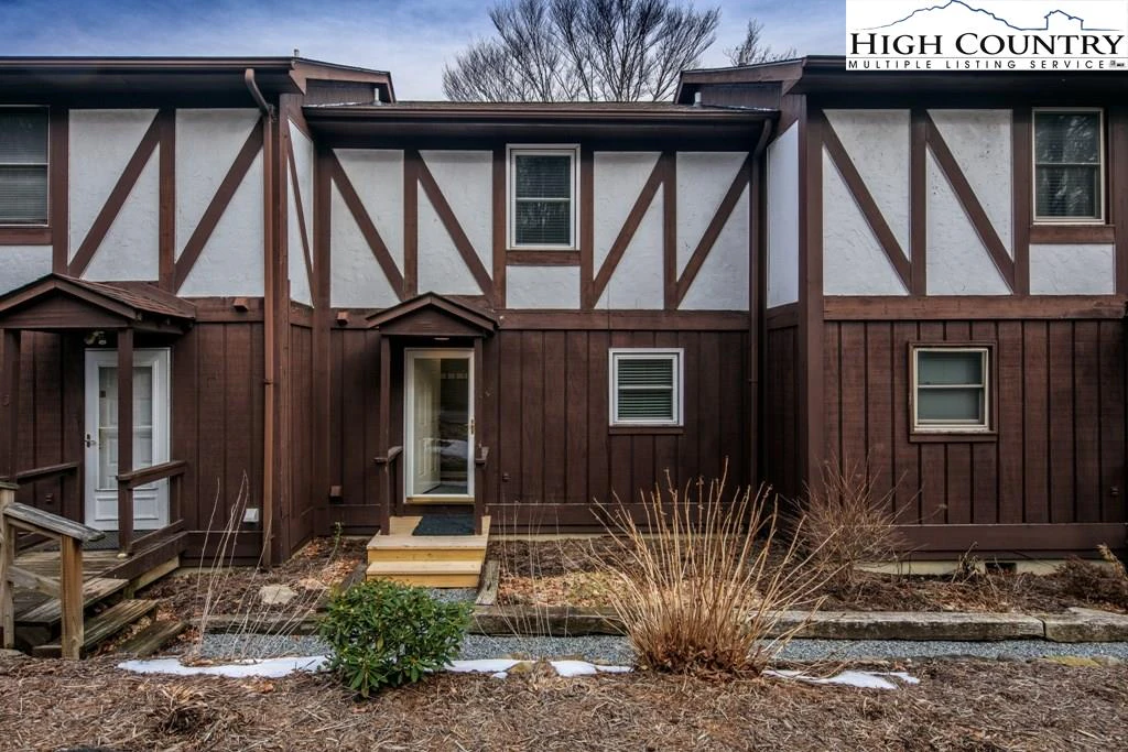 Image number 4 for the current listing