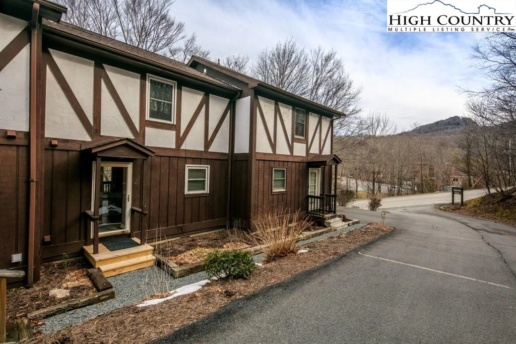 Image number 3 for the current listing