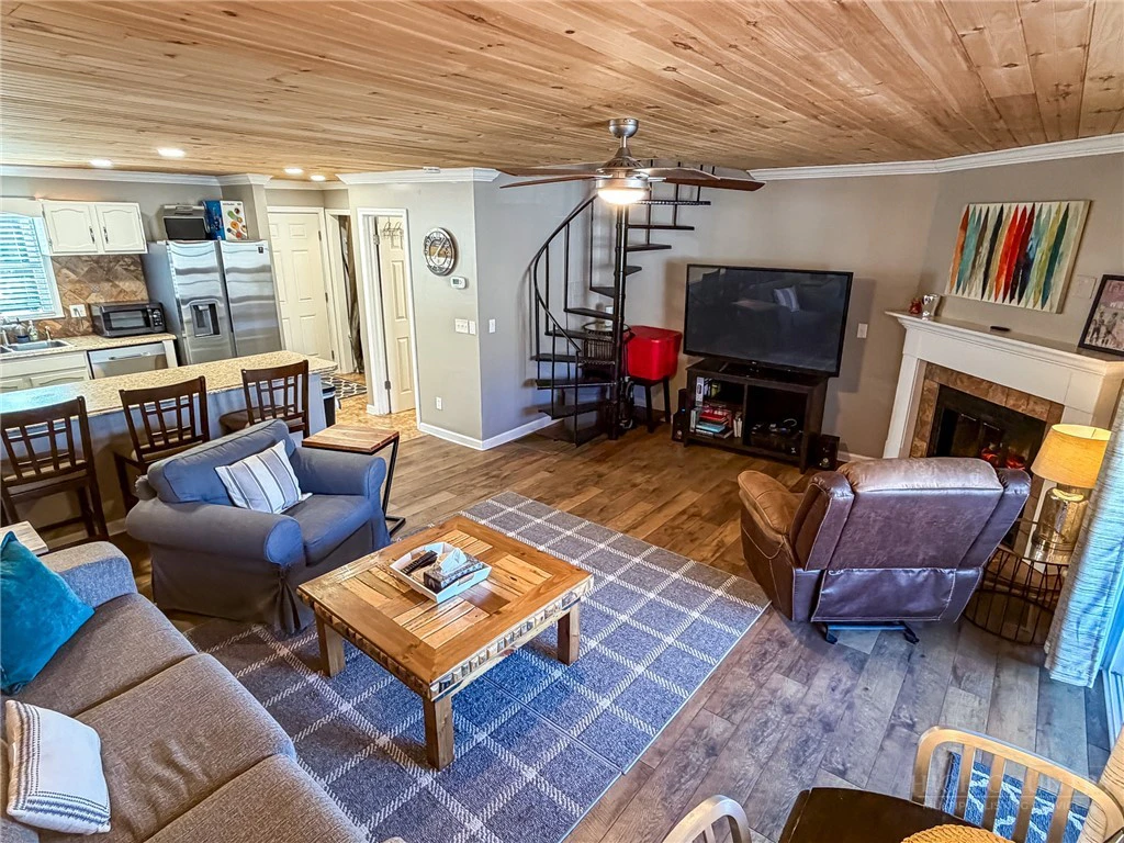 Image number 3 for the current listing