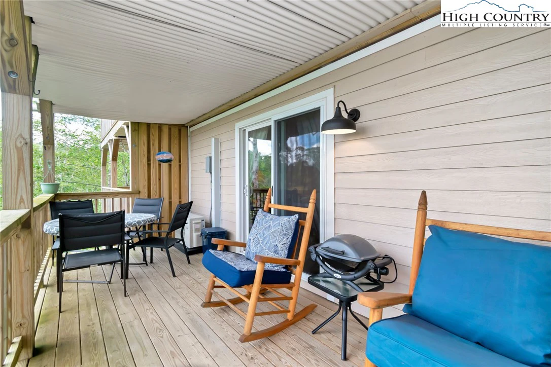 Image number 3 for the current listing
