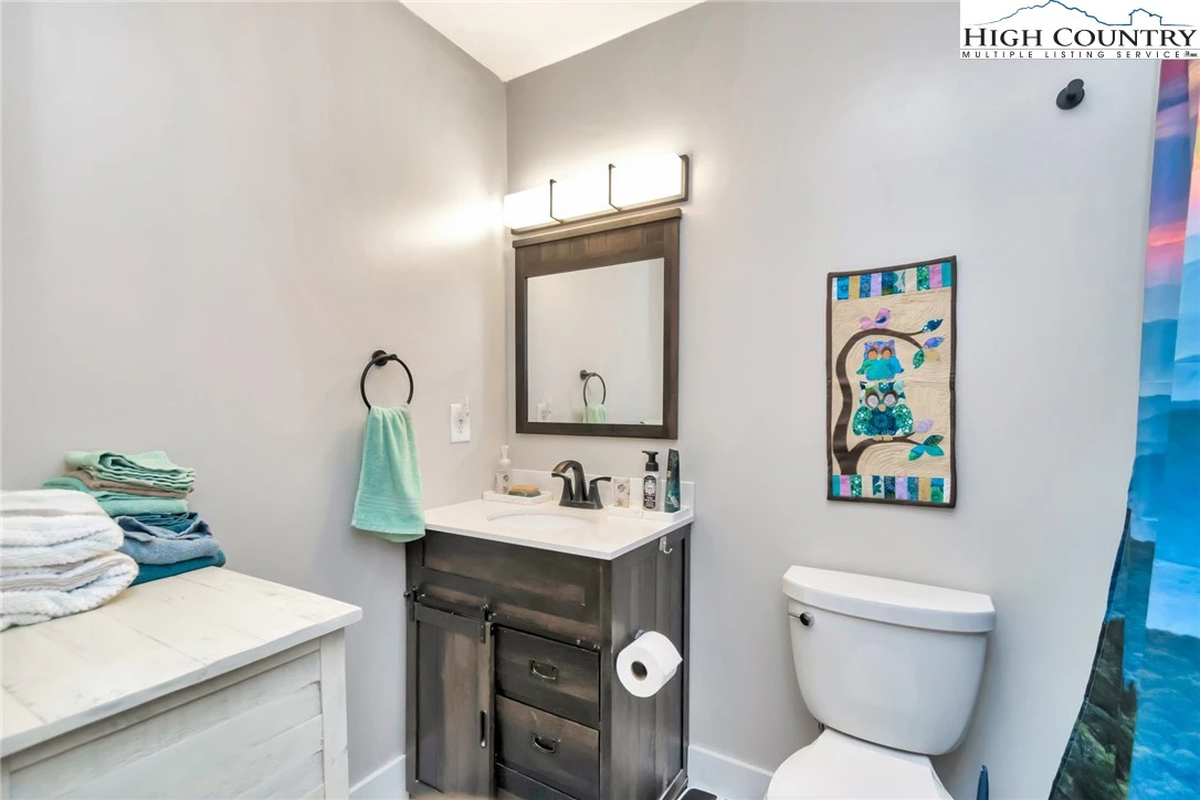 Image number 7 for the current listing