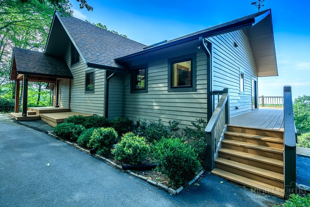 Image number 2 for the current listing