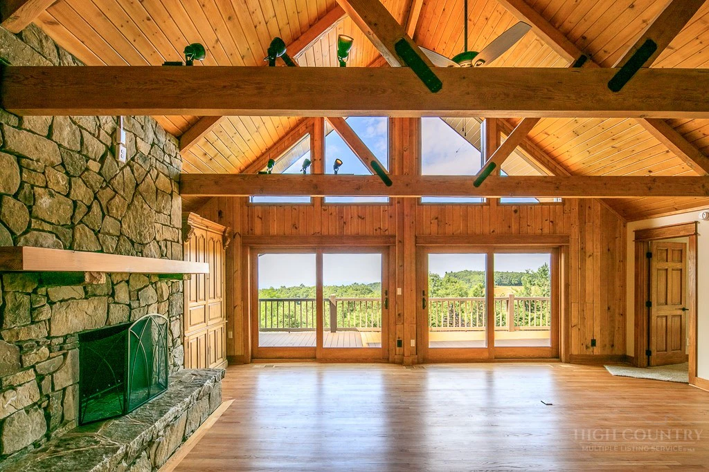 Image number 11 for the current listing