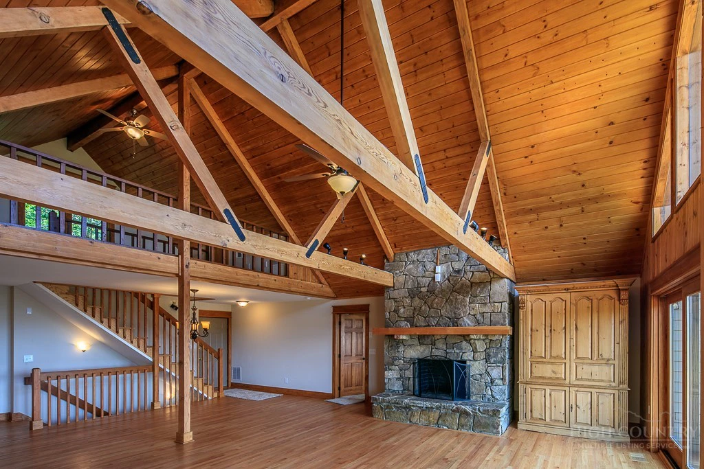 Image number 13 for the current listing