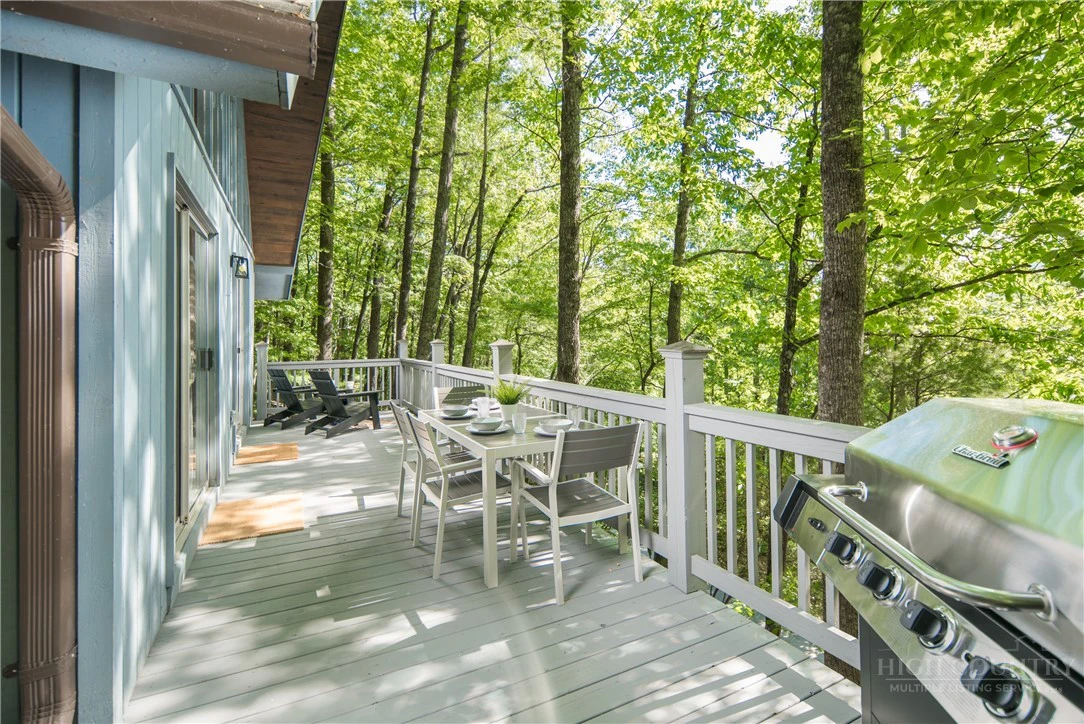 Image number 19 for the current listing