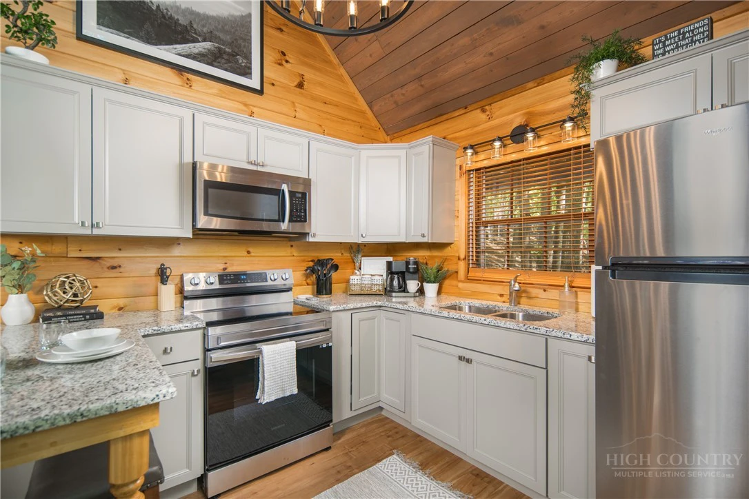 Image number 7 for the current listing