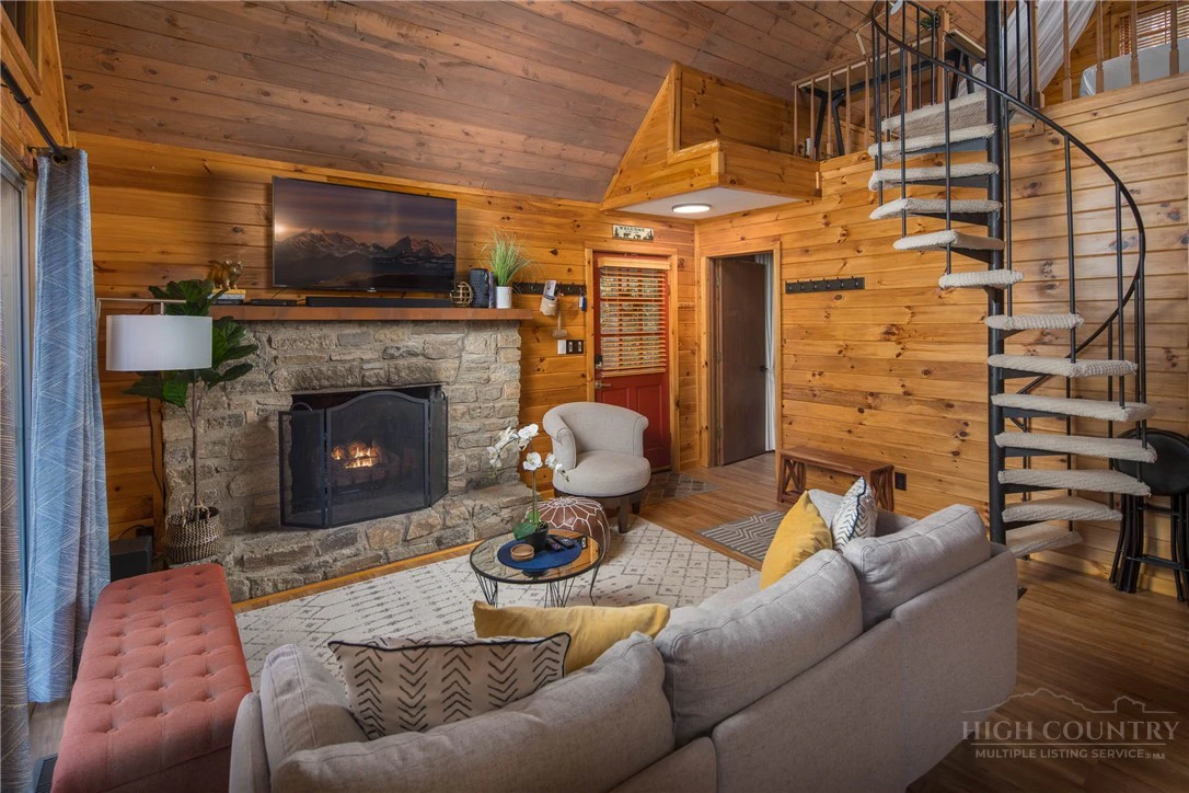 Image number 3 for the current listing
