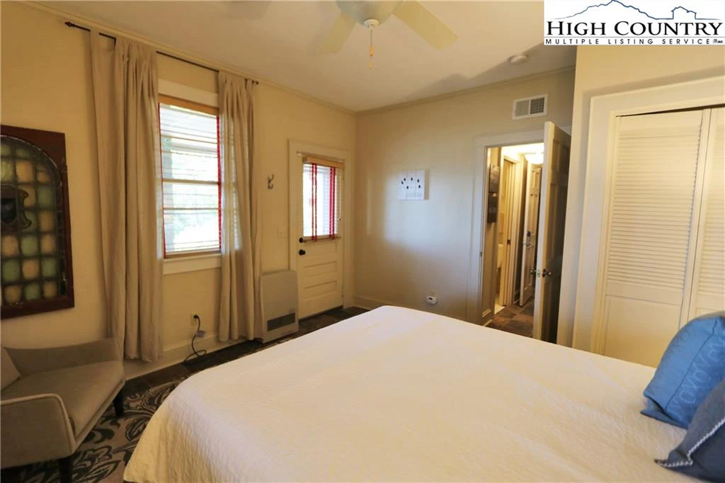 Image number 16 for the current listing