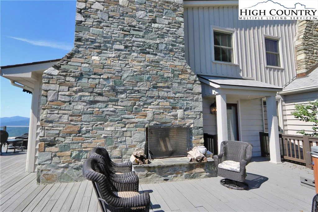 Image number 21 for the current listing