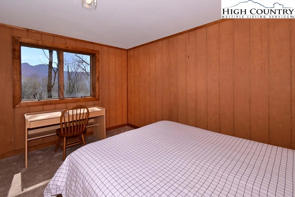 Image number 18 for the current listing