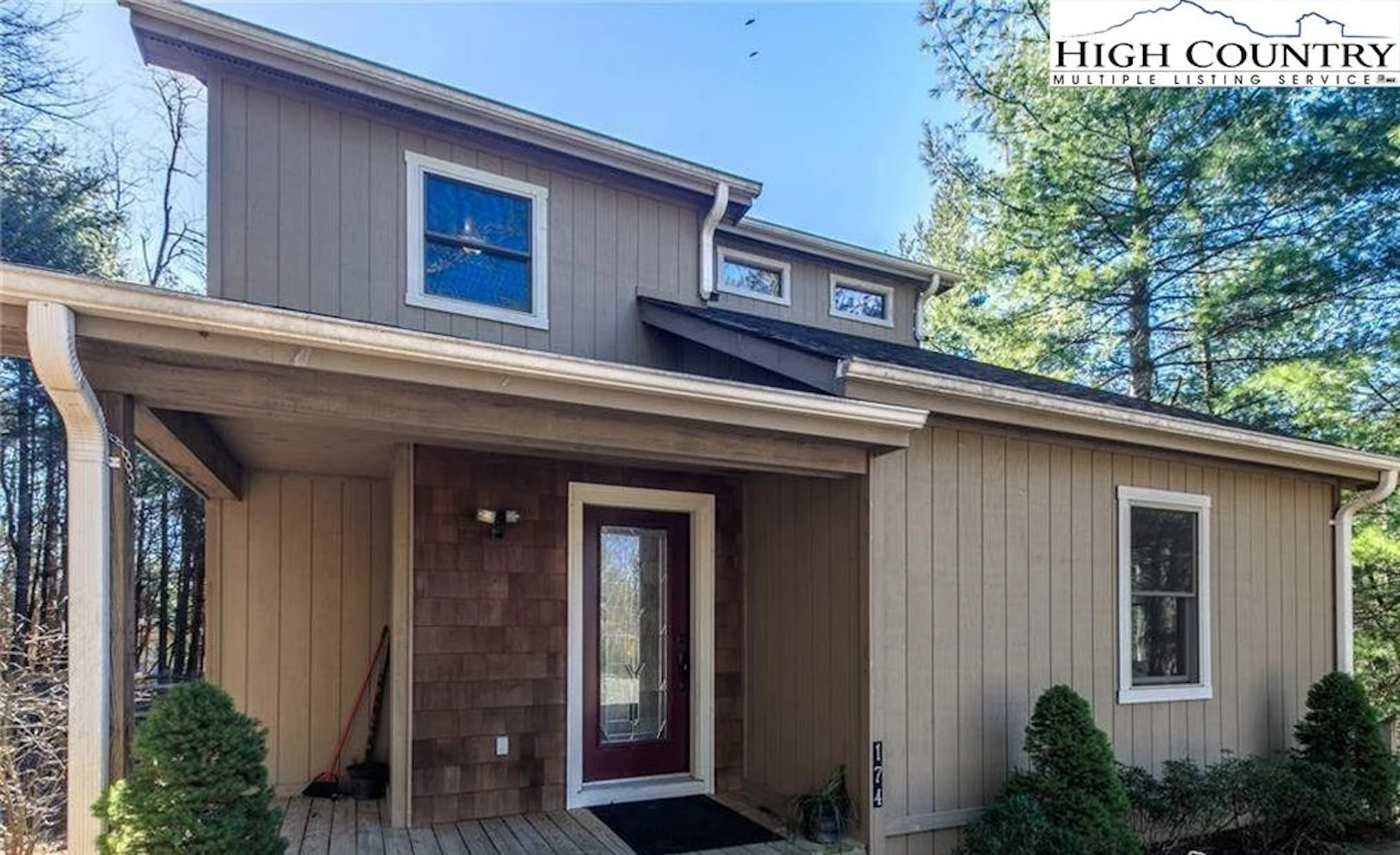 Image number 1 for the current listing