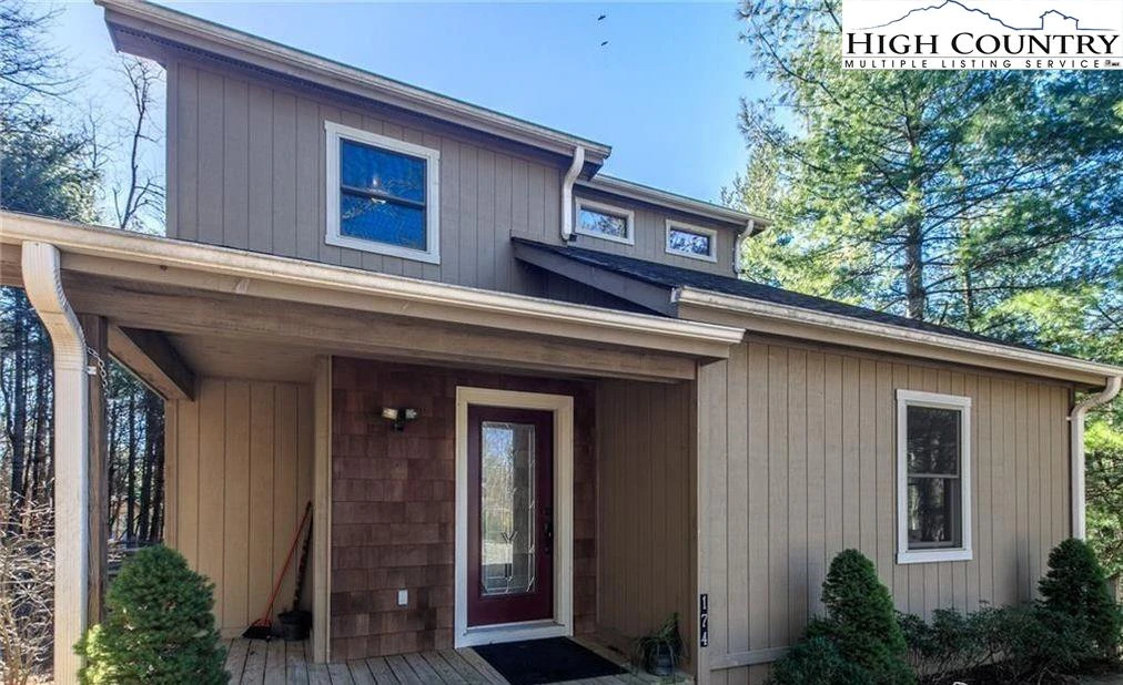 Image number 1 for the current listing