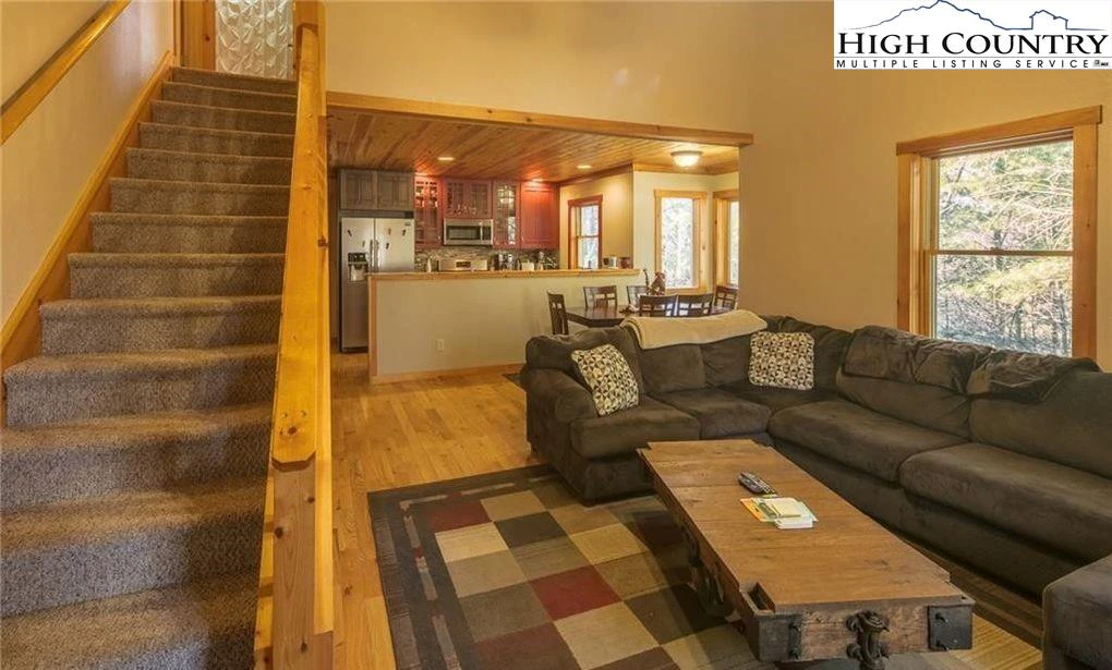 Image number 5 for the current listing