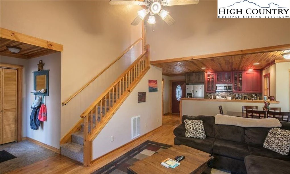 Image number 7 for the current listing