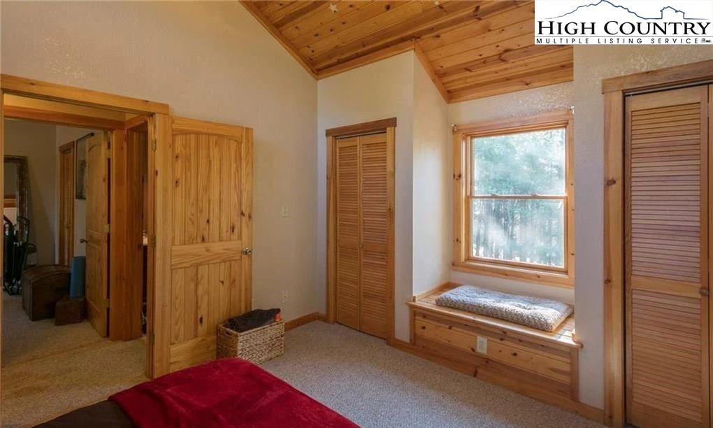 Image number 8 for the current listing