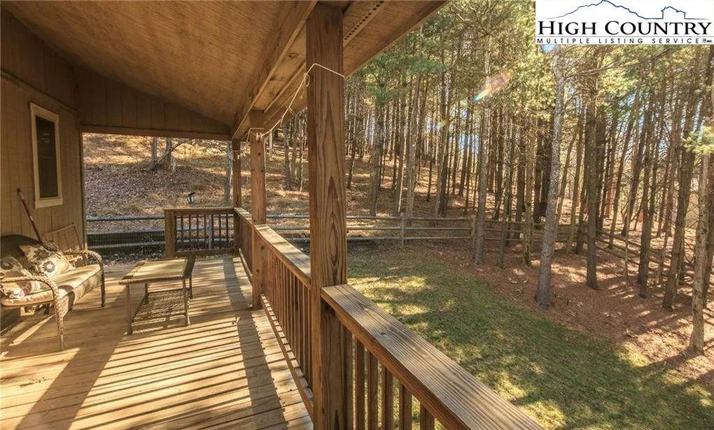 Image number 9 for the current listing