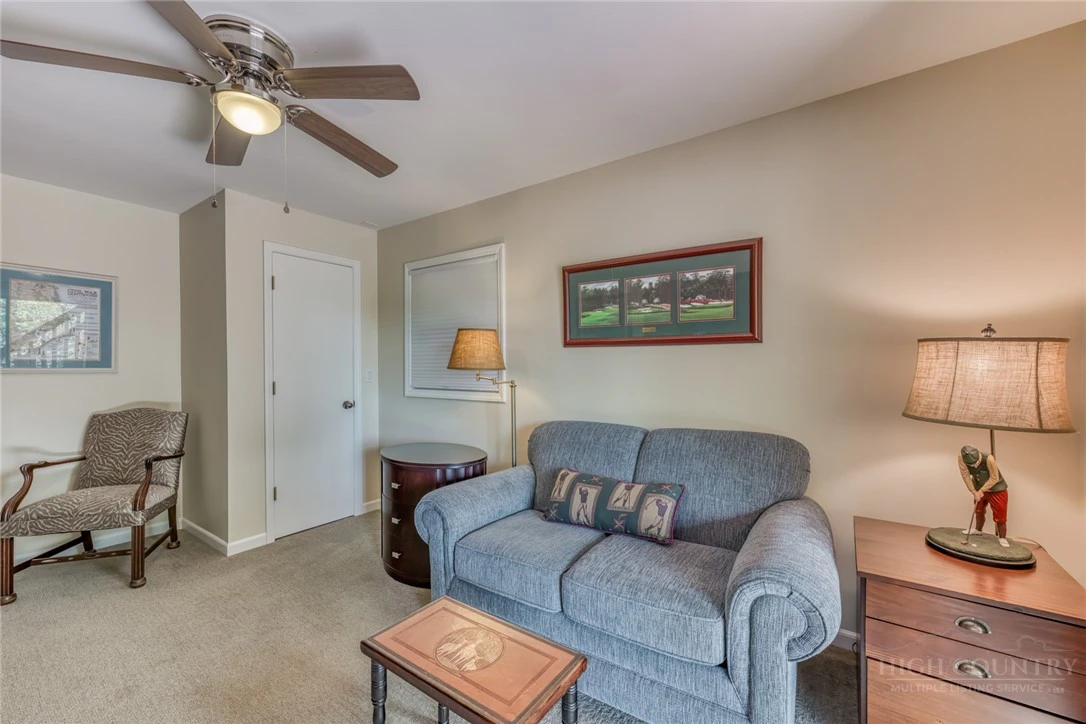 Image number 7 for the current listing