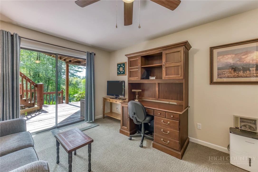 Image number 8 for the current listing