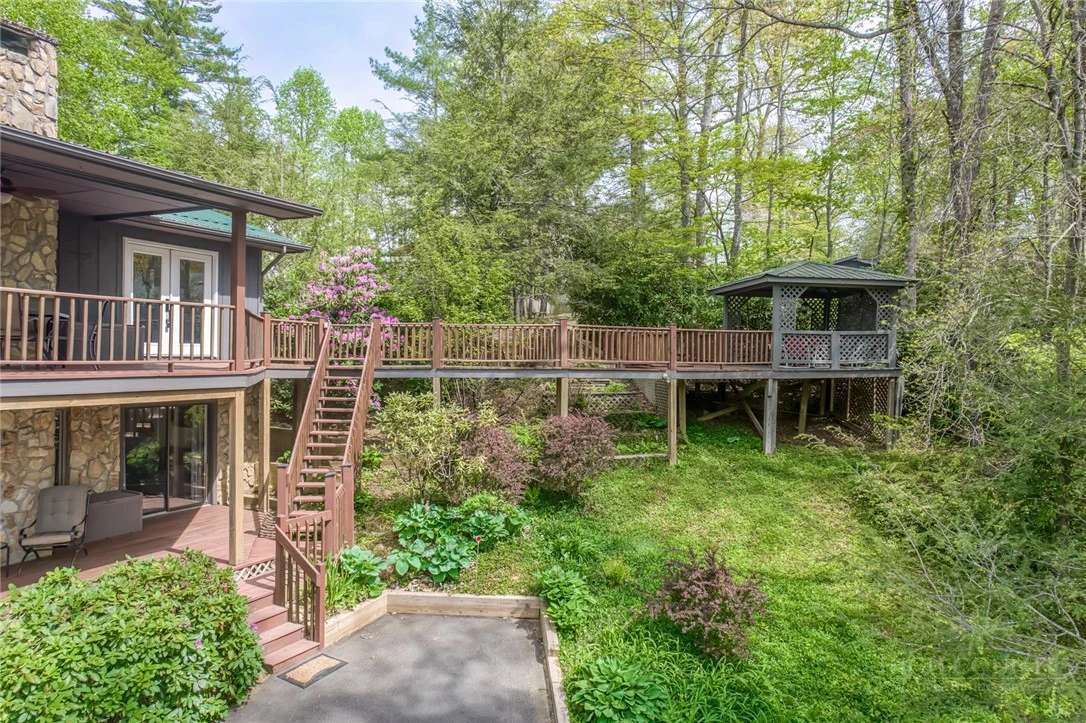 Image number 17 for the current listing
