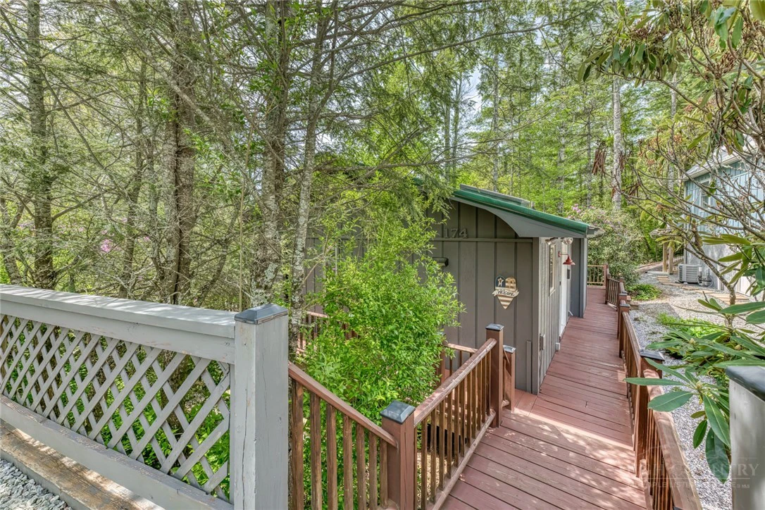 Image number 1 for the current listing