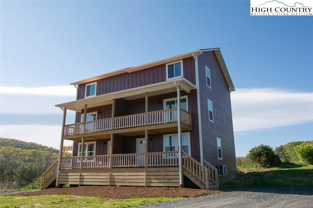 Image number 1 for the current listing