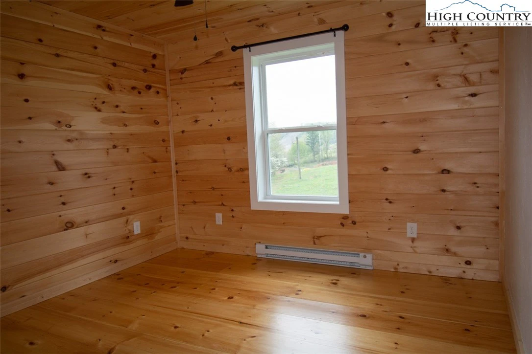Image number 8 for the current listing