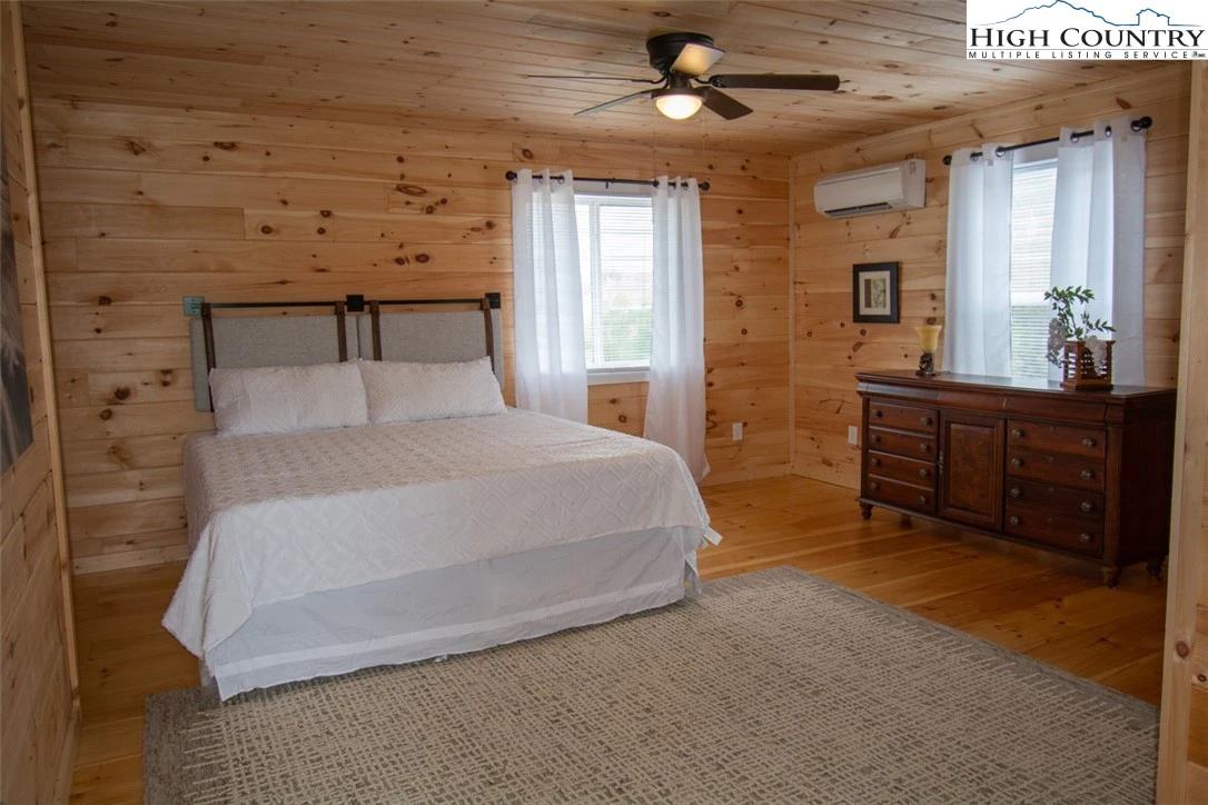Image number 7 for the current listing
