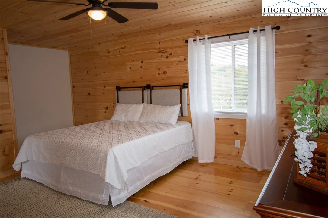 Image number 6 for the current listing
