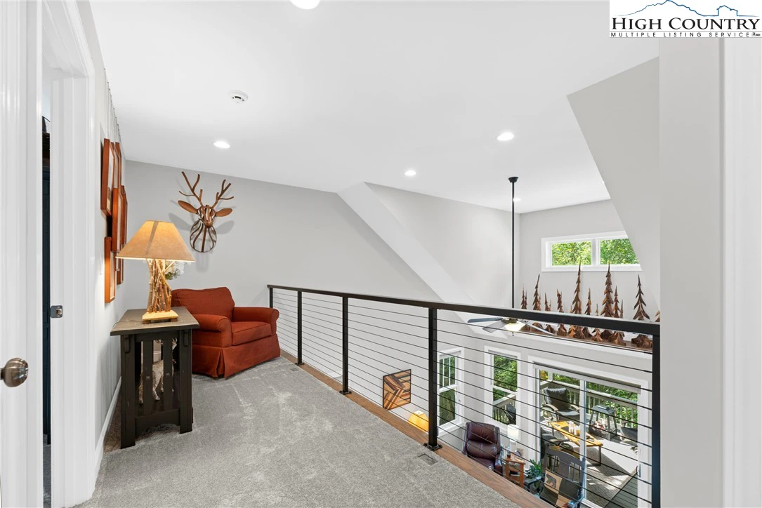 Image number 6 for the current listing