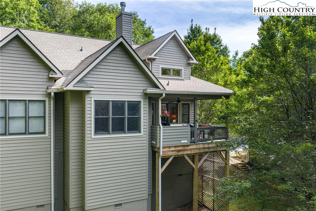Image number 19 for the current listing