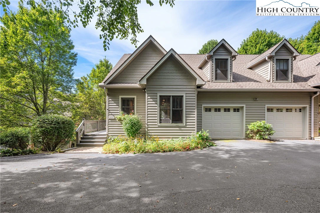 Image number 17 for the current listing