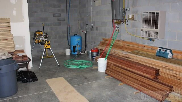 Image number 9 for the current listing