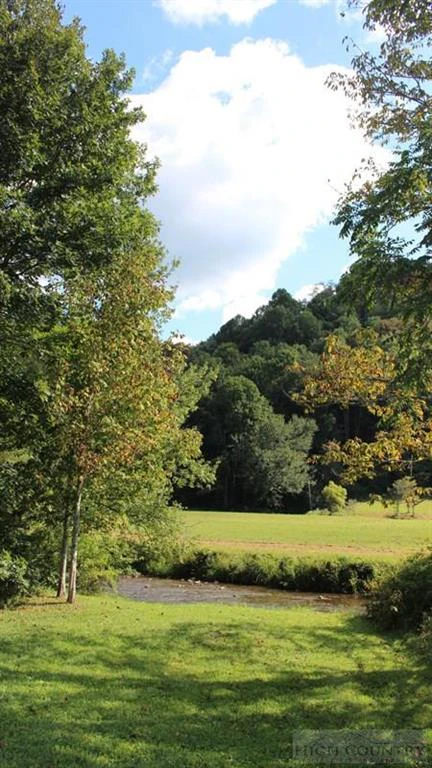 Image number 15 for the current listing