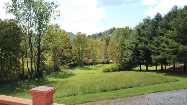 Image number 19 for the current listing
