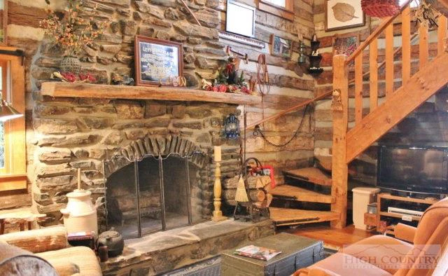 Image number 14 for the current listing