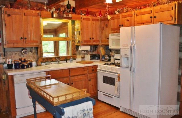 Image number 6 for the current listing