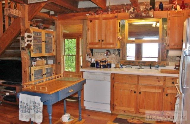 Image number 5 for the current listing
