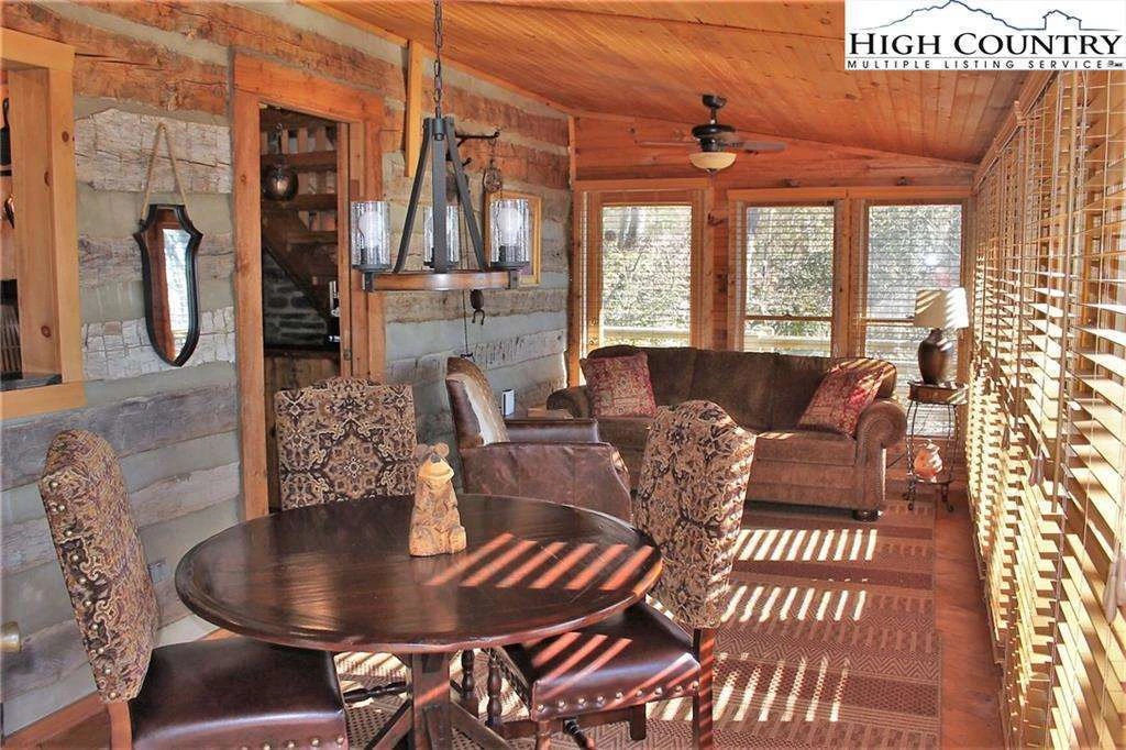 Image number 18 for the current listing