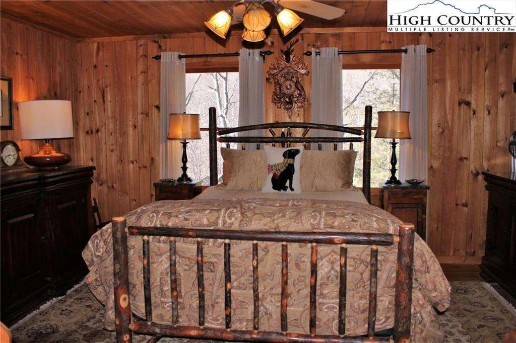 Image number 11 for the current listing